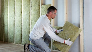 installing insulation system for your renovation